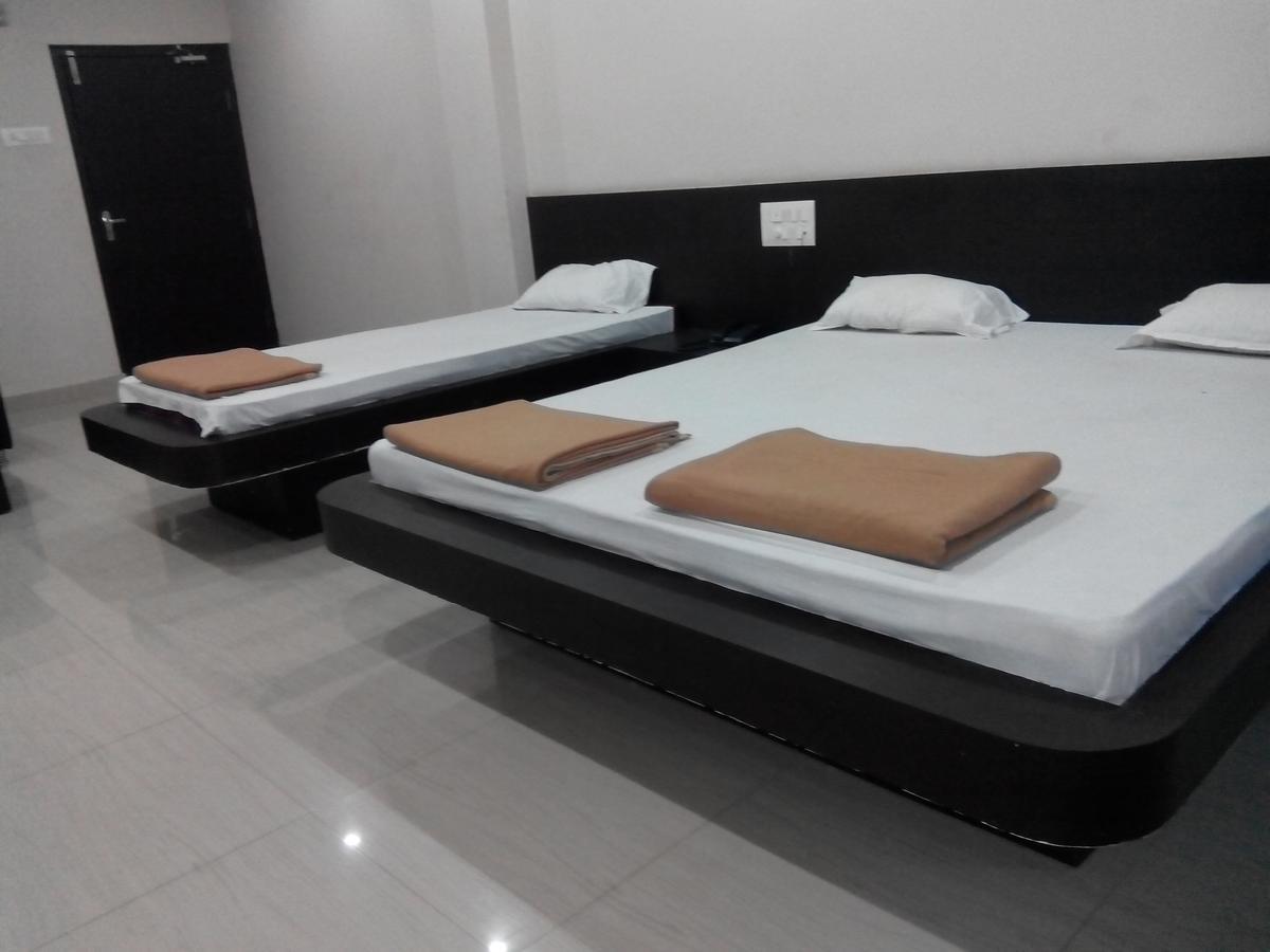 Hotel Bhammars Balangir Zimmer foto