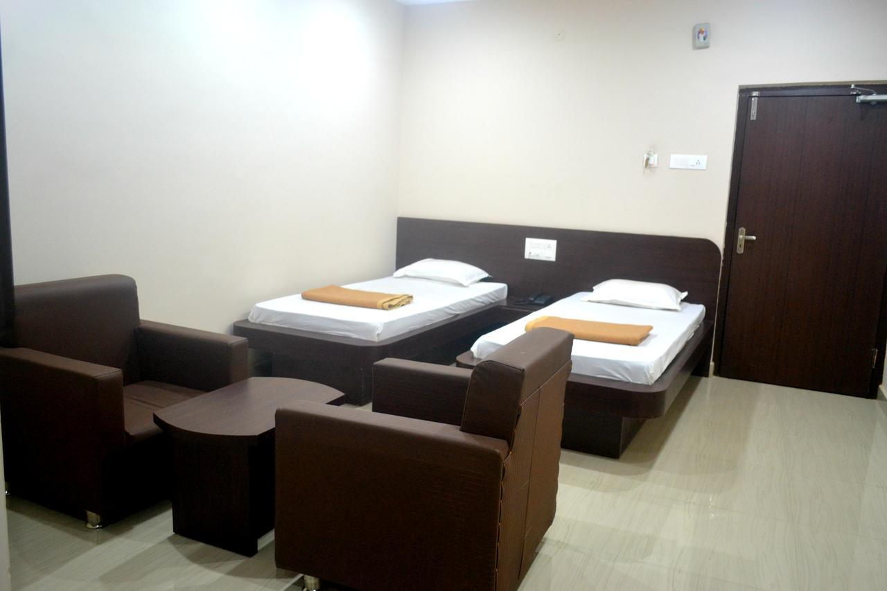 Hotel Bhammars Balangir Zimmer foto
