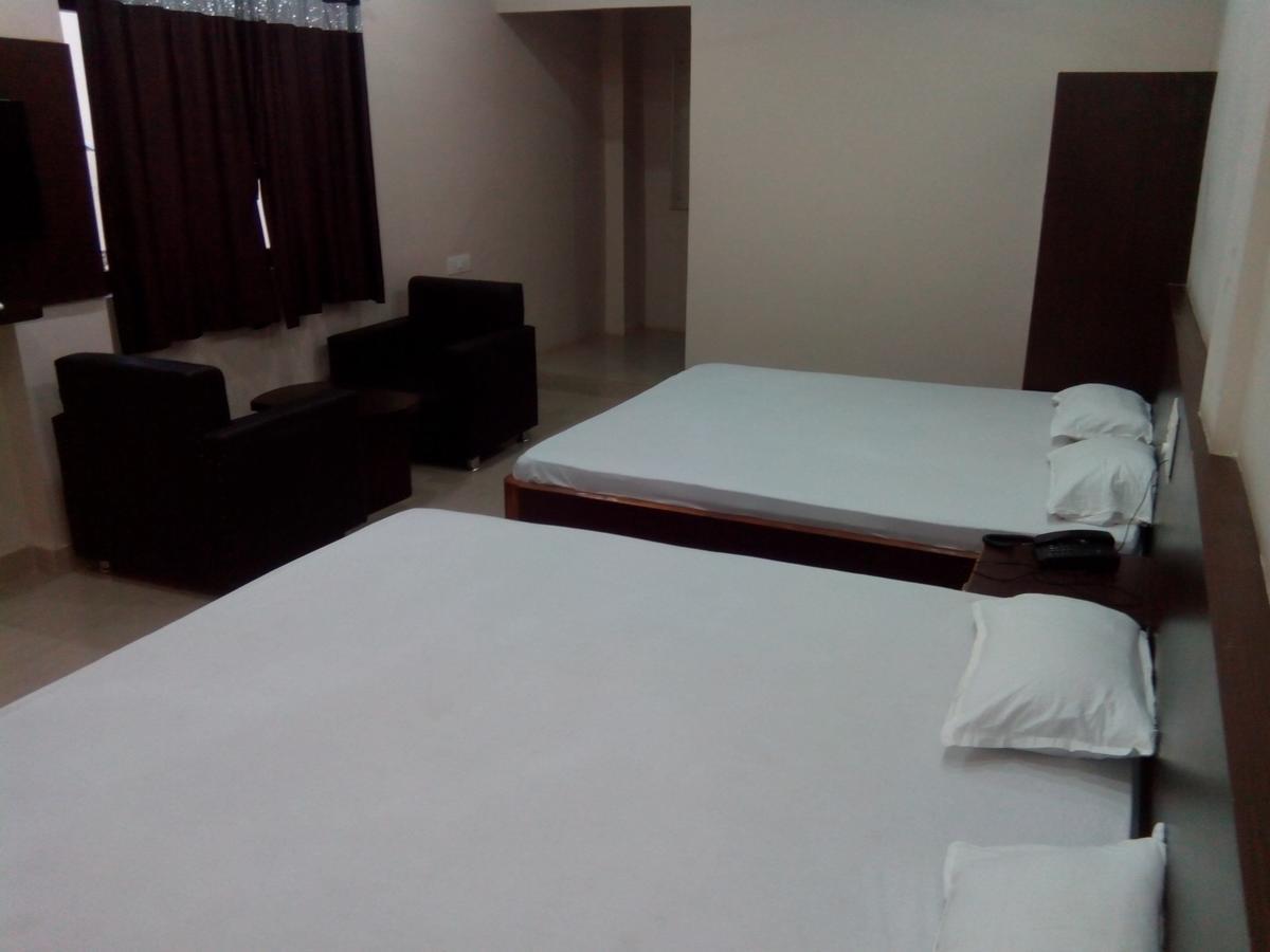 Hotel Bhammars Balangir Zimmer foto
