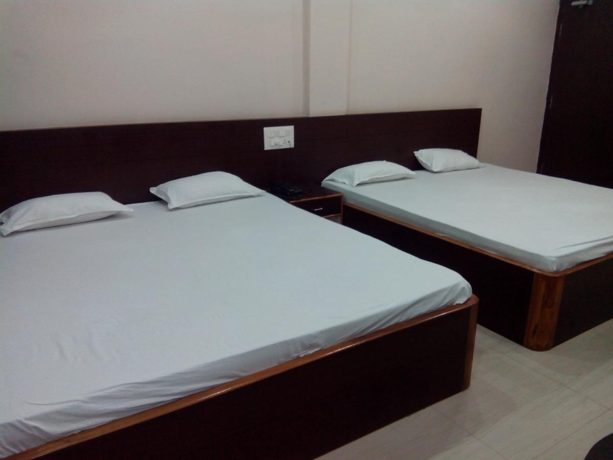Hotel Bhammars Balangir Zimmer foto