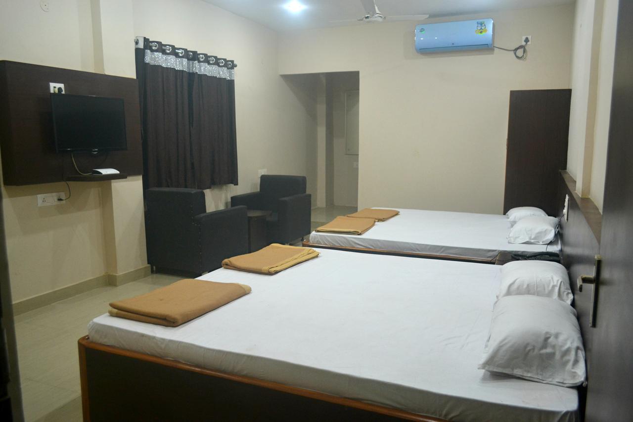 Hotel Bhammars Balangir Zimmer foto