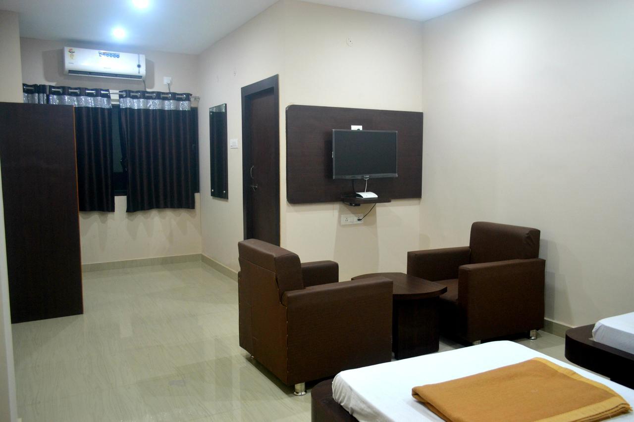 Hotel Bhammars Balangir Zimmer foto
