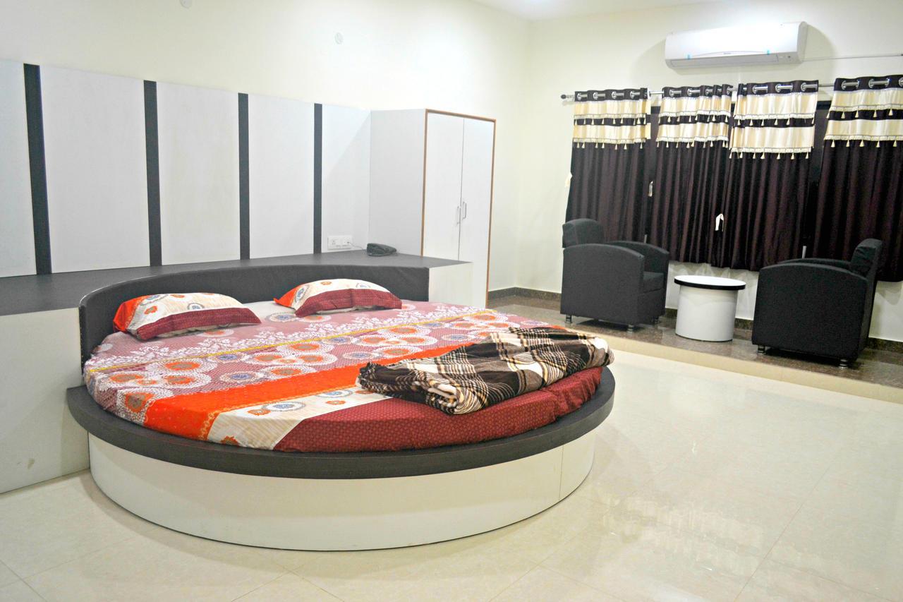 Hotel Bhammars Balangir Zimmer foto